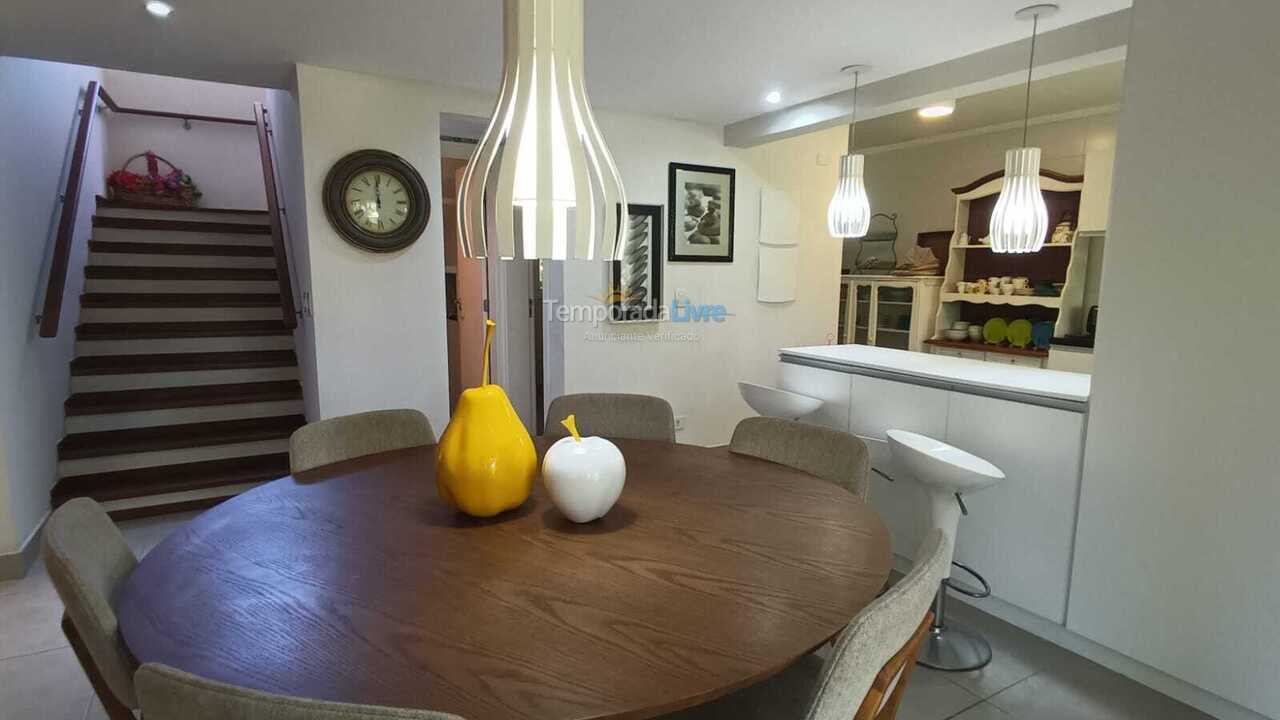 Casa para aluguel de temporada em São Sebastião (Praia da Baleia)