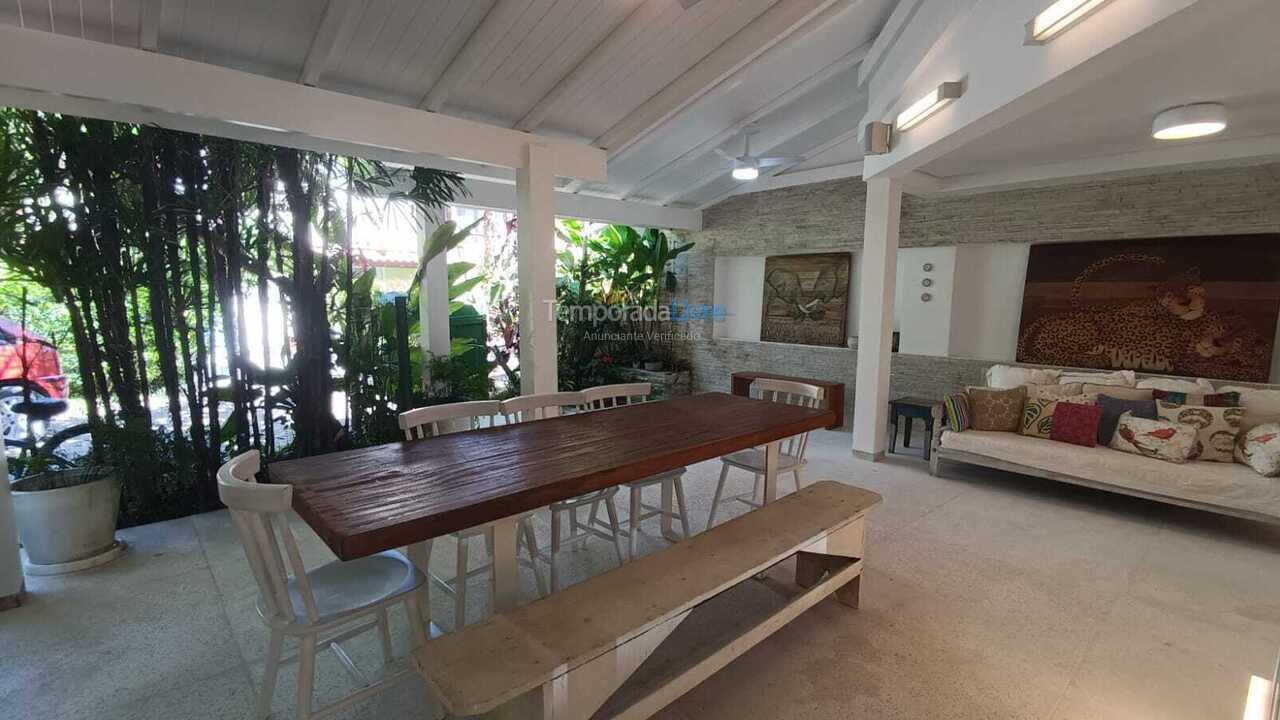 House for vacation rental in São Sebastião (Praia da Baleia)