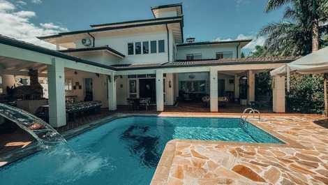 Casa de Praia com Varanda á 100 metros da praia