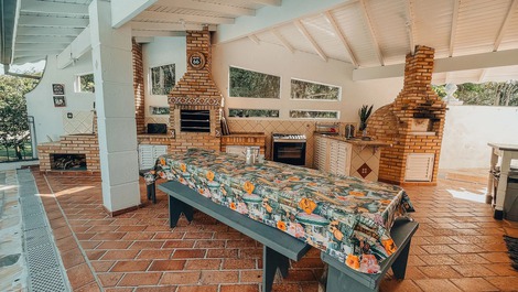 Casa de Praia com Varanda á 100 metros da praia