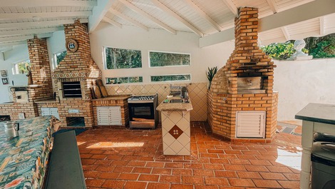 Casa de Praia com Varanda á 100 metros da praia