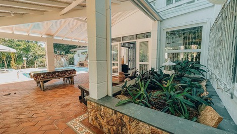 Casa de Praia com Varanda á 100 metros da praia