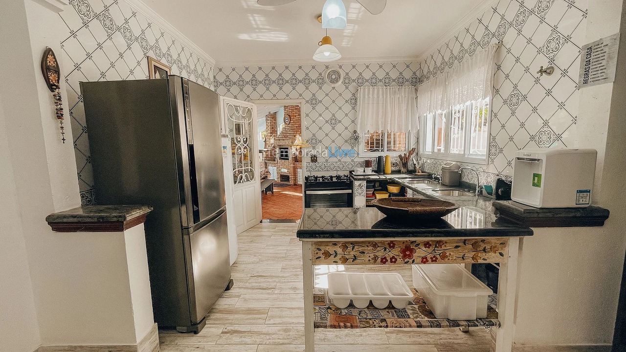 Casa para aluguel de temporada em Bertioga (Praia de Guaratuba)