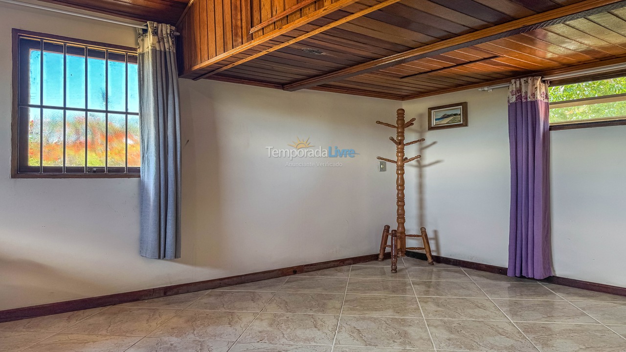 Casa para aluguel de temporada em Armação dos Búzios (Bairro Rasa)