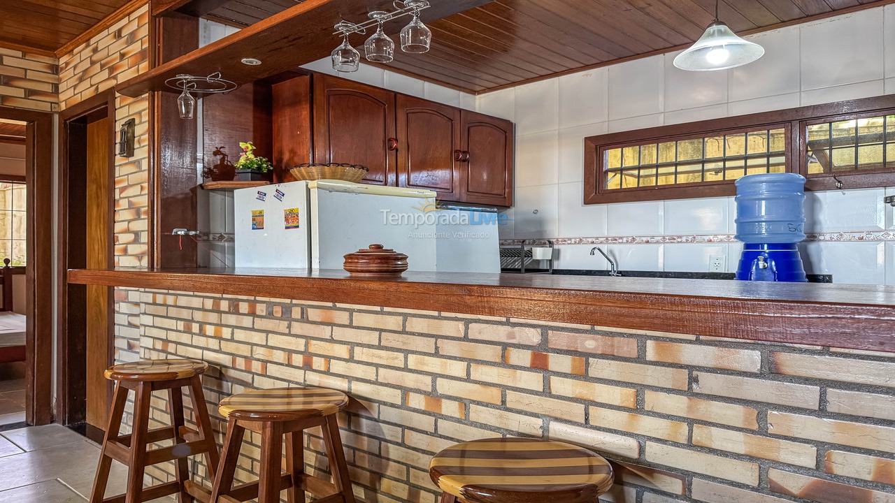 Casa para aluguel de temporada em Armação dos Búzios (Bairro Rasa)