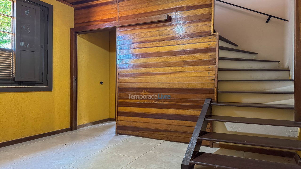 Casa para aluguel de temporada em Armação dos Búzios (Bairro Rasa)