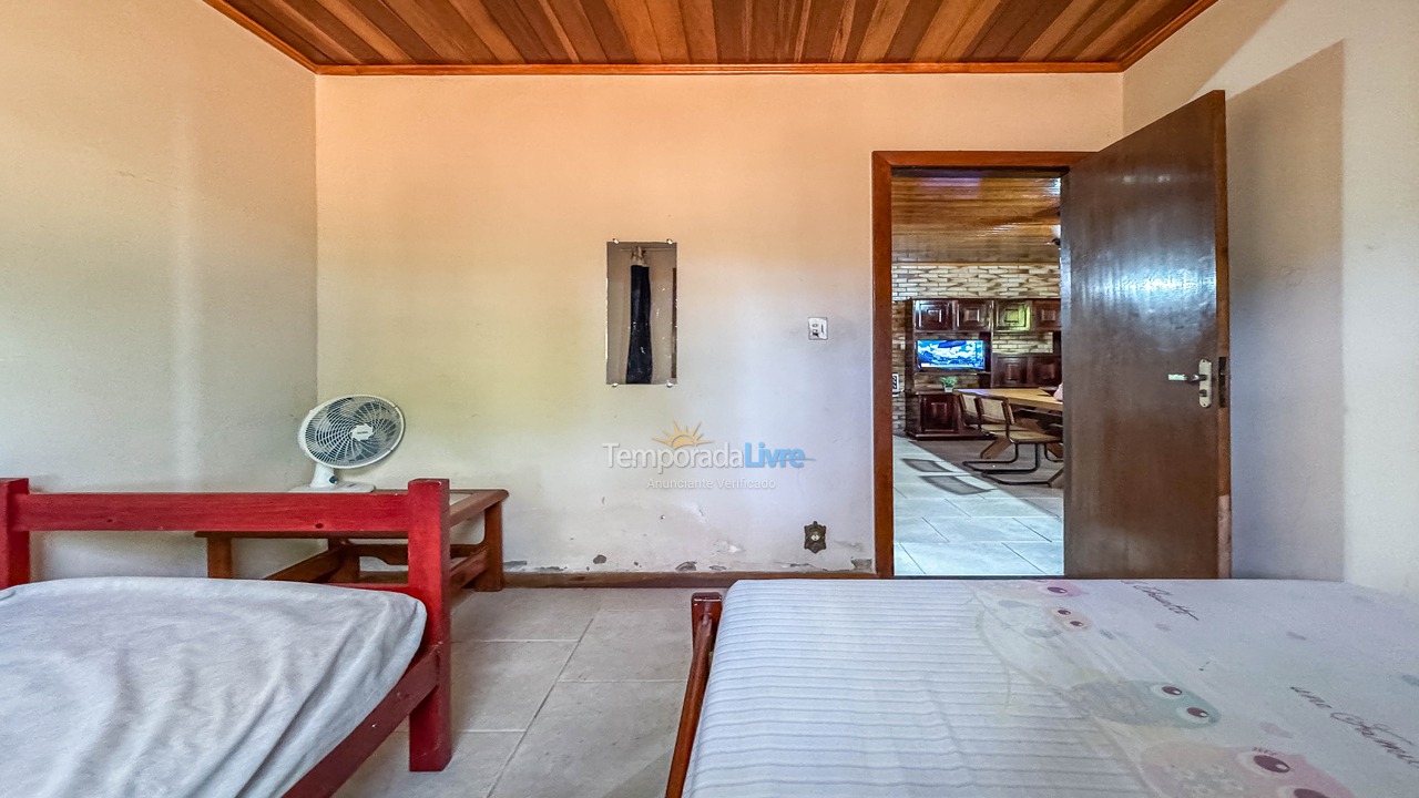 Casa para aluguel de temporada em Armação dos Búzios (Bairro Rasa)