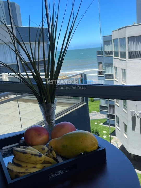 Apartamento para aluguel de temporada em Itapema (Meia Praia)