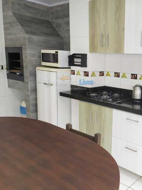 Apartamento para aluguel de temporada em Itapema (Meia Praia)