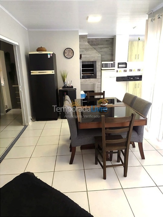 Apartamento para aluguel de temporada em Itapema (Meia Praia)