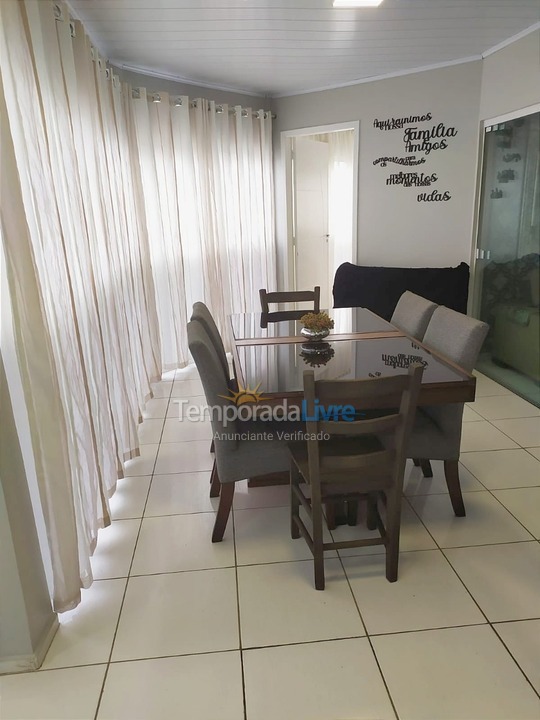 Apartamento para aluguel de temporada em Itapema (Meia Praia)