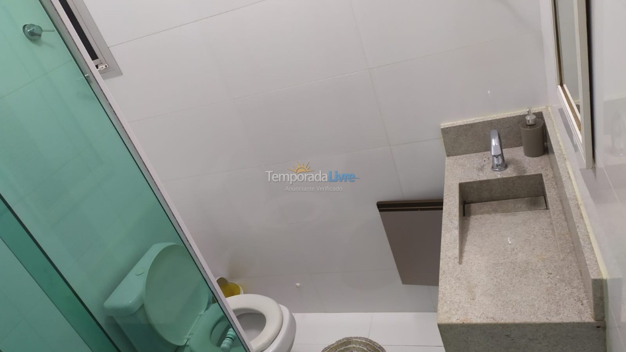 Apartamento para aluguel de temporada em Itapema (Meia Praia)