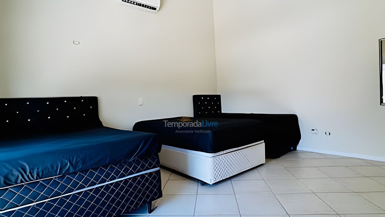 Casa para aluguel de temporada em Guarujá (Jd Acapulco)