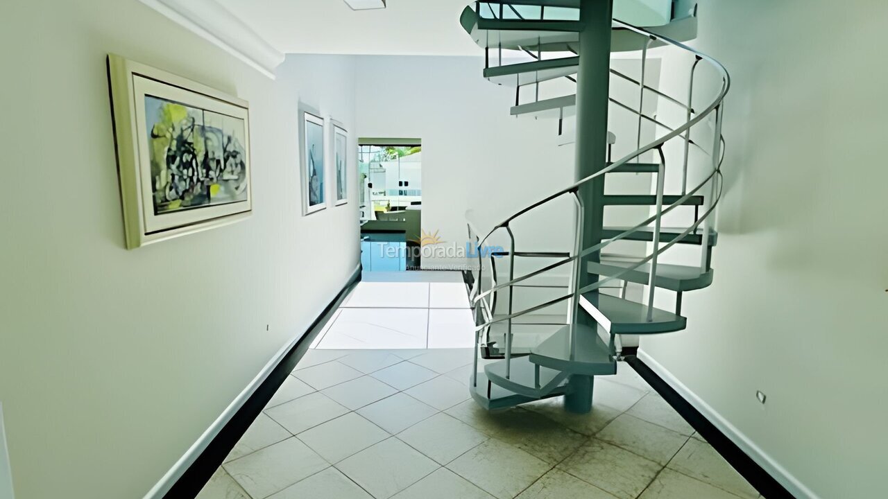 Casa para aluguel de temporada em Guarujá (Jd Acapulco)