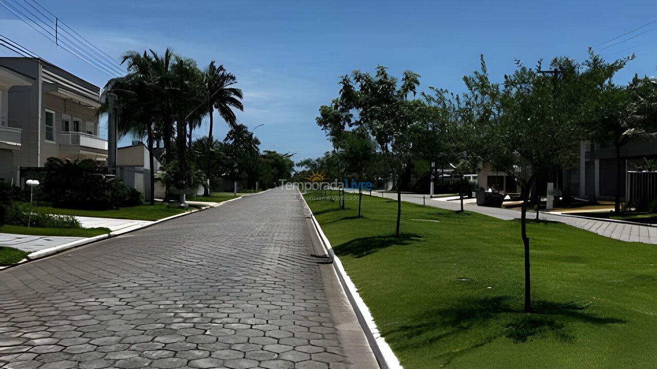 Casa para aluguel de temporada em Guarujá (Jd Acapulco)