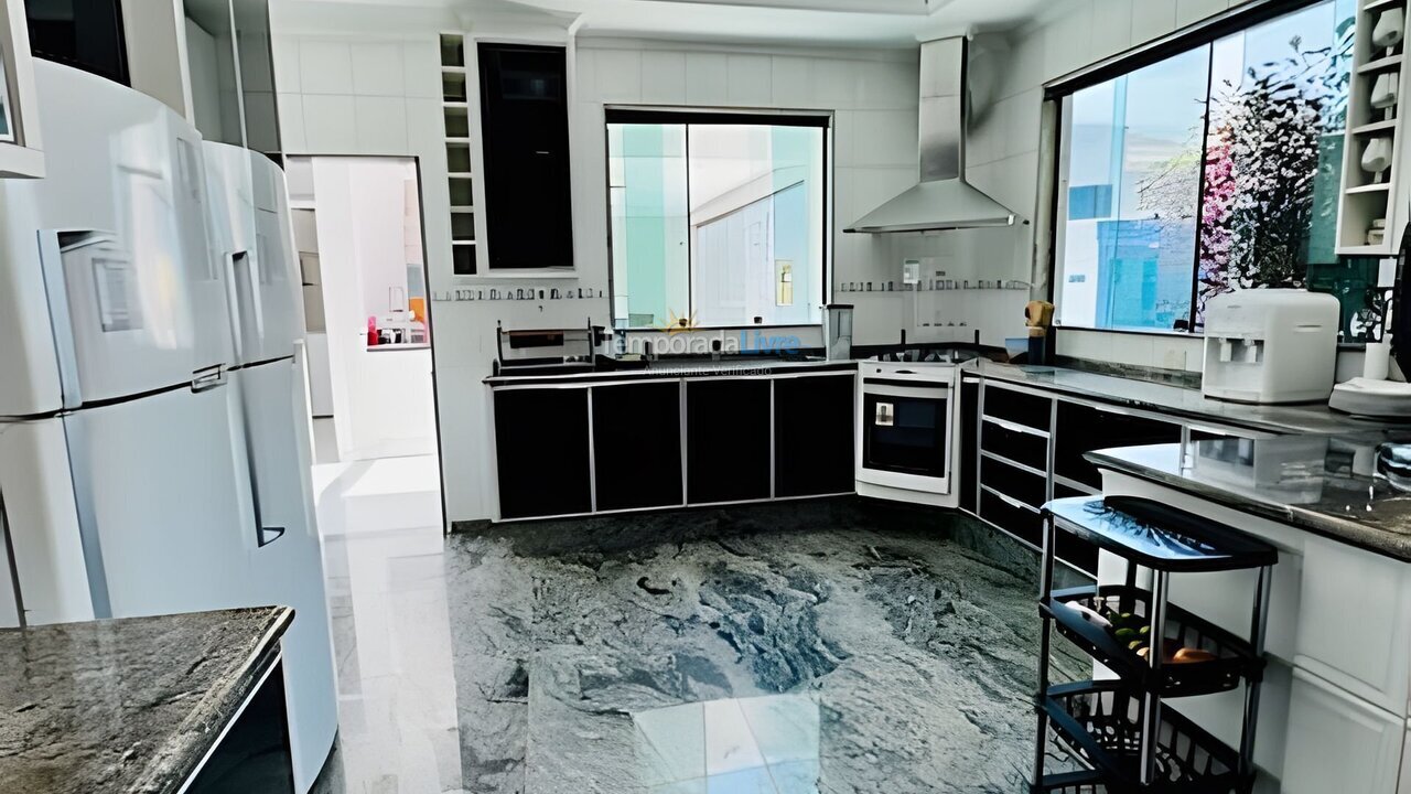 Casa para aluguel de temporada em Guarujá (Jd Acapulco)