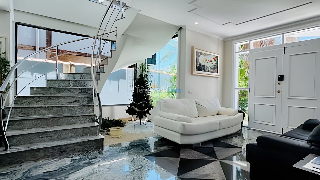 Casa para aluguel de temporada em Guarujá (Jd Acapulco)