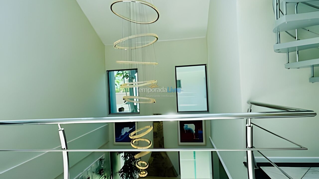 Casa para aluguel de temporada em Guarujá (Jd Acapulco)