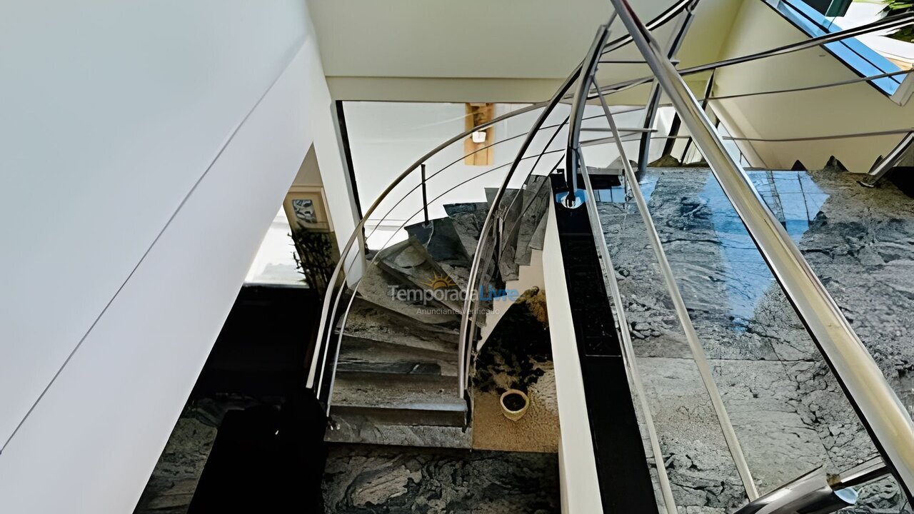 Casa para aluguel de temporada em Guarujá (Jd Acapulco)