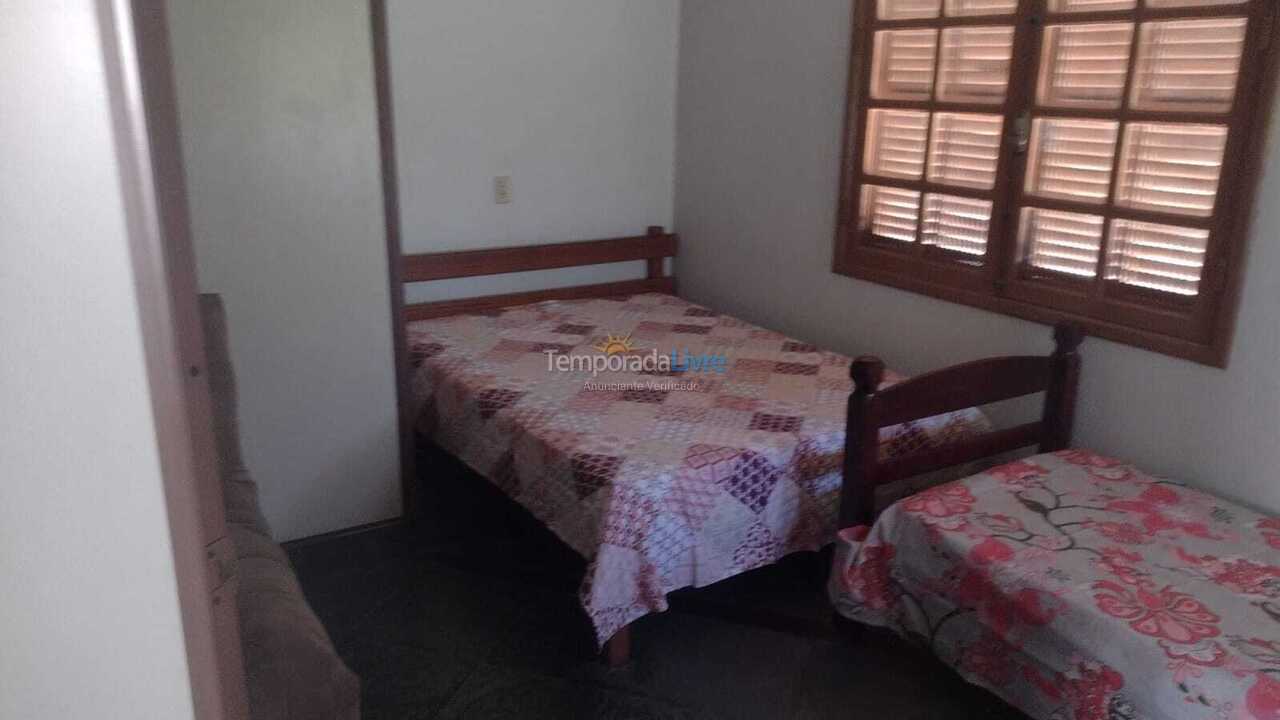 Casa para alquiler de vacaciones em Cabo Frio (Travessa Jorge Lóssion85 Algodoal)