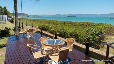 APARTAMENTO COBERTURA C/ 4 SUITES EDIFICIO FRENTE AO MAR PÉ NA AREIA!