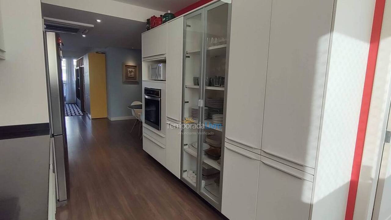 Apartamento para aluguel de temporada em Florianópolis (Cachoeira do Bom Jesus)