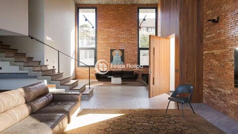 Luxury house with pool in Lagoa da Conceição