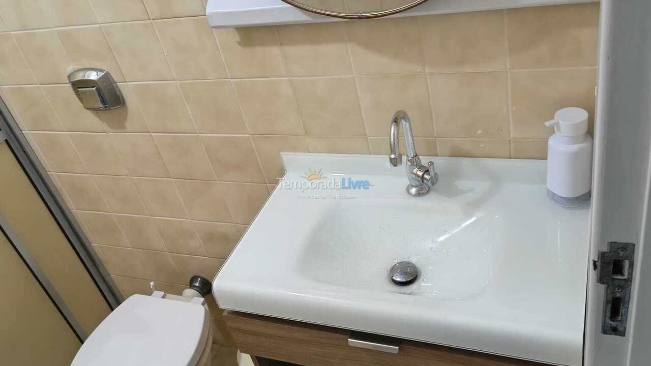 Apartamento para aluguel de temporada em Itapema (Meia Praia)