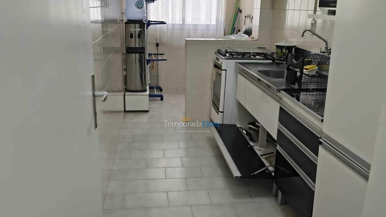 Apartamento para aluguel de temporada em Itapema (Meia Praia)