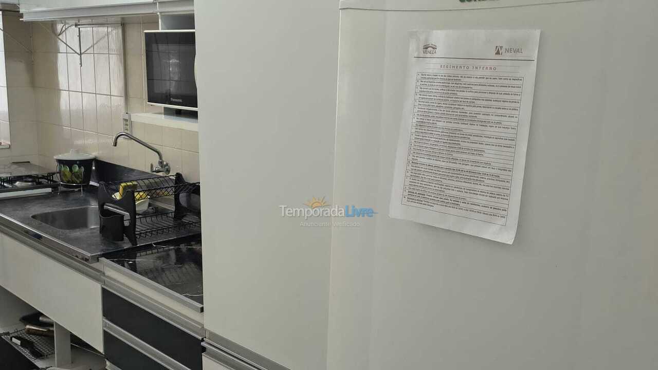 Apartamento para aluguel de temporada em Itapema (Meia Praia)