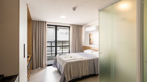 Get By Side #503 - Studio em Bessa por Carpediem