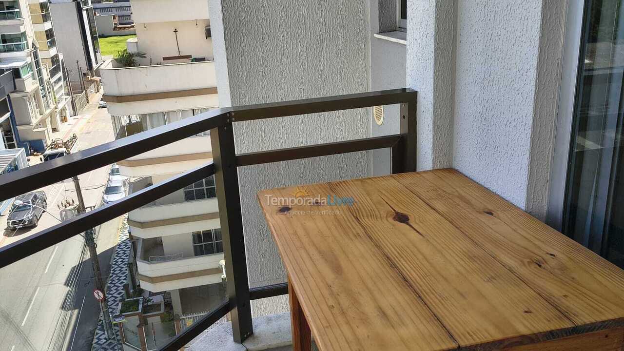 Apartamento para aluguel de temporada em Itapema (Meia Praia)