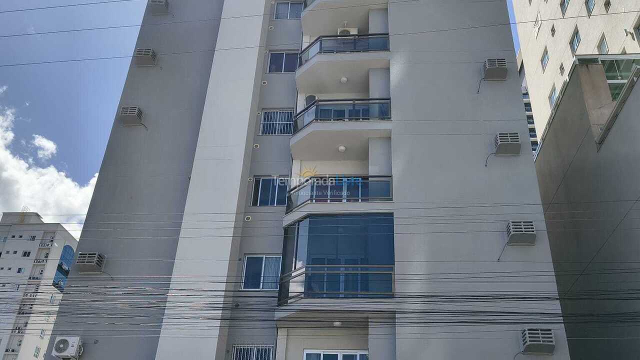 Apartamento para aluguel de temporada em Itapema (Meia Praia)