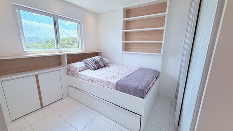 Vacation rental, 2 bedrooms, sea view, downtown Balneário Camboriú.