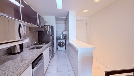 Vacation rental, 2 bedrooms, sea view, downtown Balneário Camboriú.