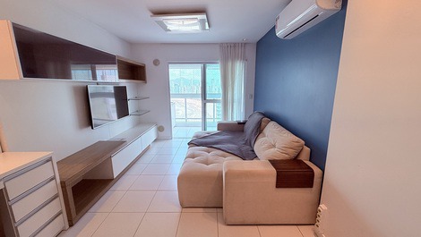 Vacation rental, 2 bedrooms, sea view, downtown Balneário Camboriú.