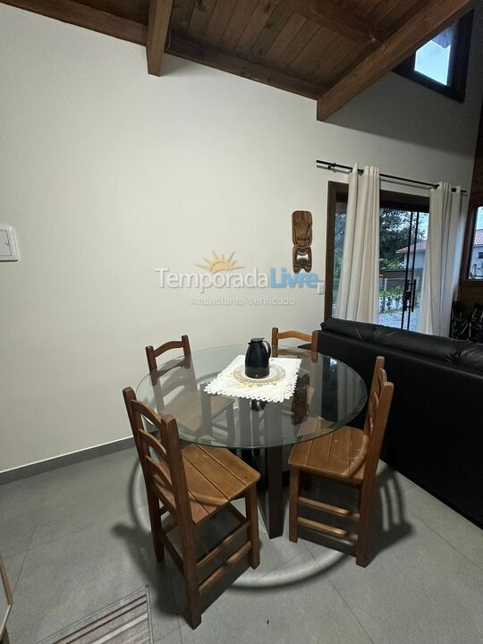 Casa para alquiler de vacaciones em Florianópolis (Praia do Moçambique Rio Vermelho)