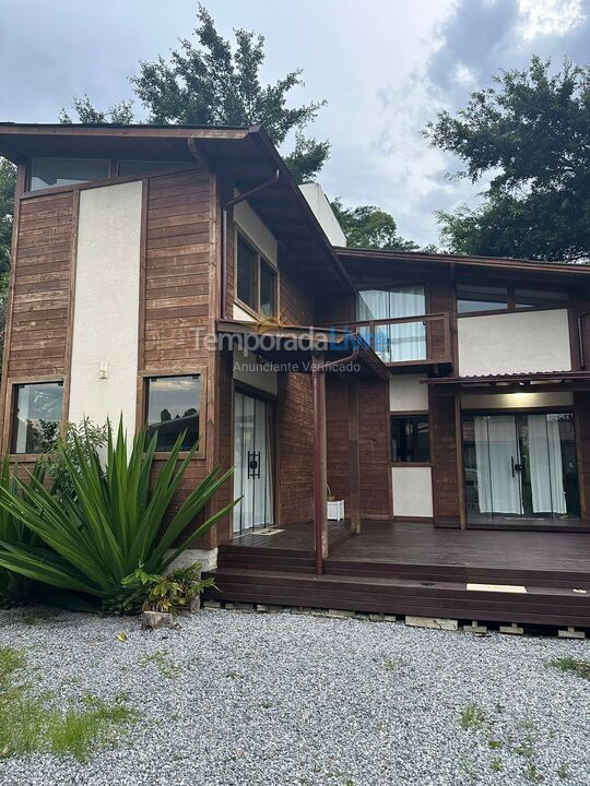 Casa para alquiler de vacaciones em Florianópolis (Praia do Moçambique Rio Vermelho)