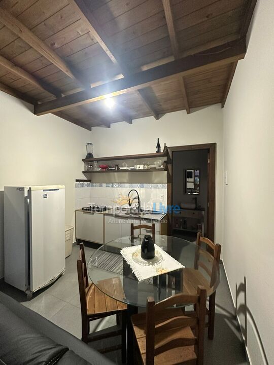 Casa para alquiler de vacaciones em Florianópolis (Praia do Moçambique Rio Vermelho)