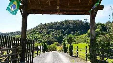 Complete property with pool and 9 suites in Alfredo Wagner.