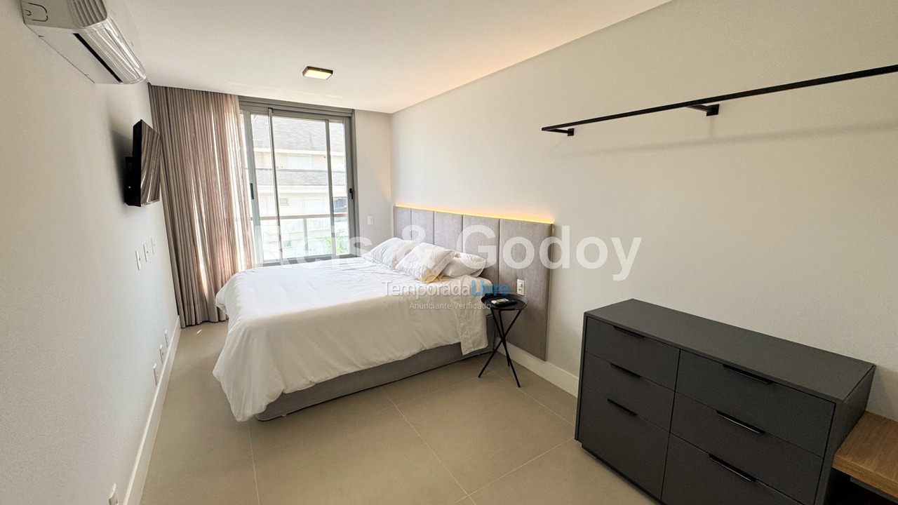 Apartamento para aluguel de temporada em Florianópolis (Jurere Tradicional)