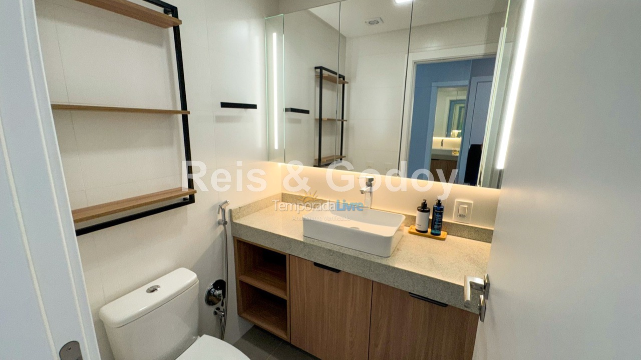 Apartamento para aluguel de temporada em Florianópolis (Jurere Tradicional)