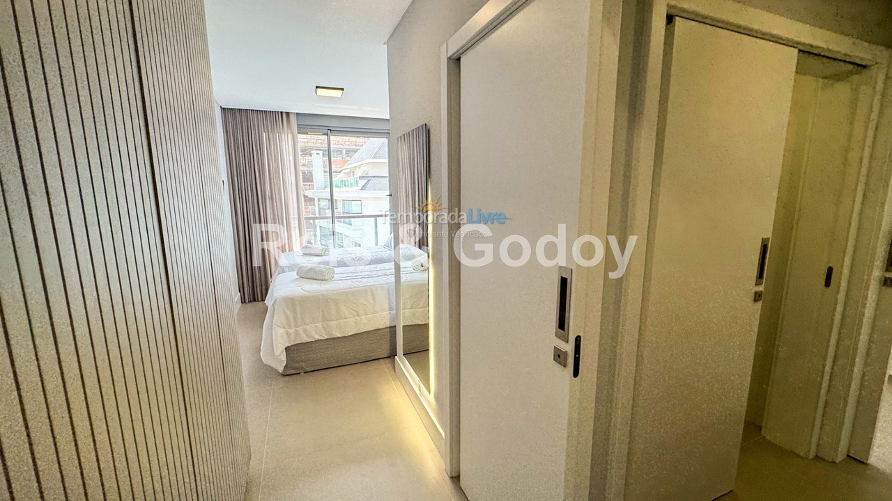 Apartamento para aluguel de temporada em Florianópolis (Jurere Tradicional)