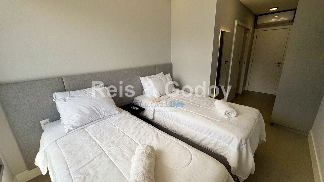 Apartamento para aluguel de temporada em Florianópolis (Jurere Tradicional)