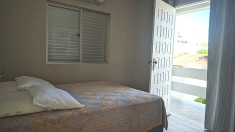 Casas de 4 dormitorios a 50 metros de la playa - CA20