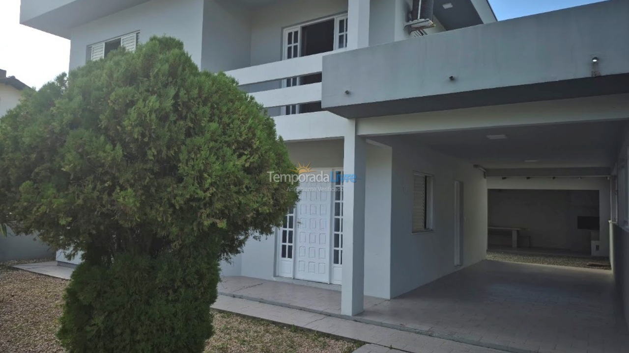 Casa para alquiler de vacaciones em Bombinhas (Canto Grande)