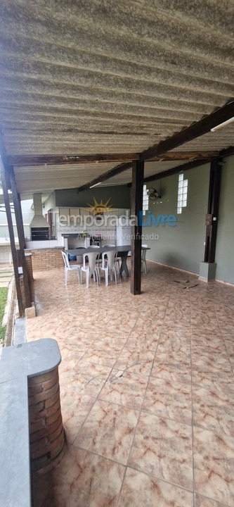 Casa para aluguel de temporada em Caraguatatuba (Porto Novo)