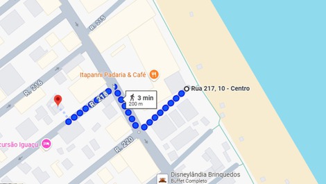 Apartamento en Meia Praia, a 200 metros del mar.