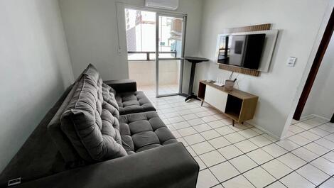 Apartamento en Meia Praia, a 200 metros del mar.