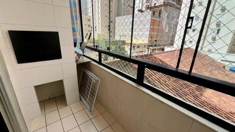 Apartamento en Meia Praia, a 200 metros del mar.